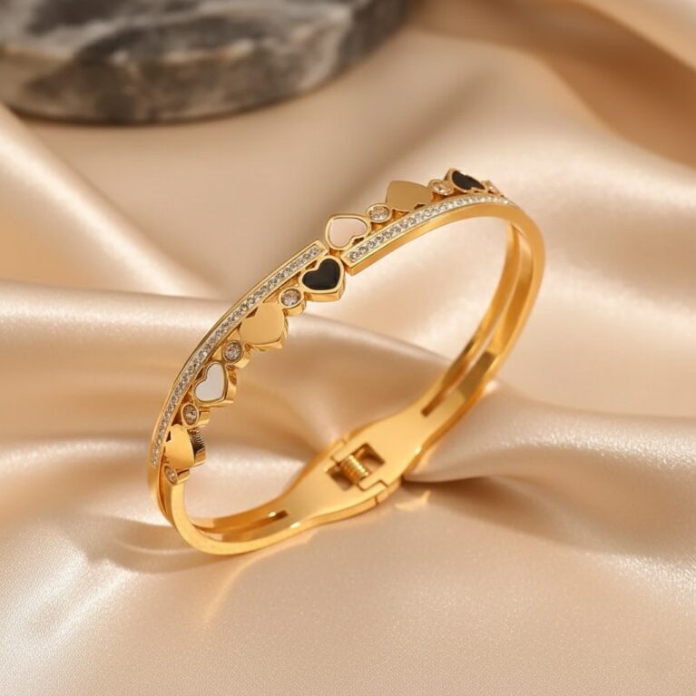 Love Curve Bangle