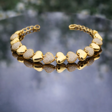 Aurevia Link Collection