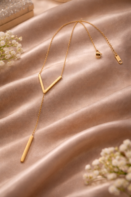 Verea Angle Necklace