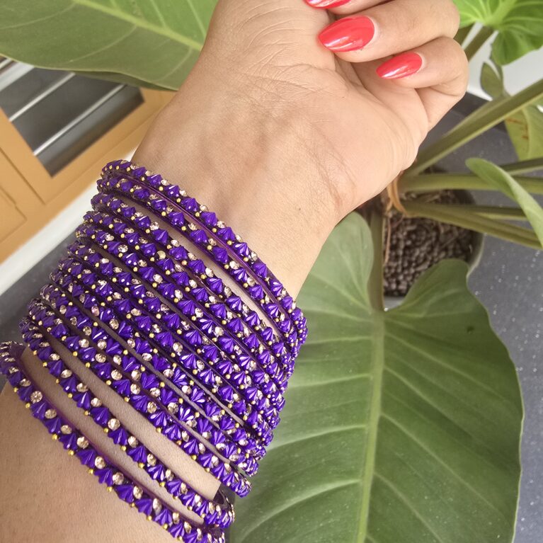 Premium Leaf Cut Raindrop Glass Bangles